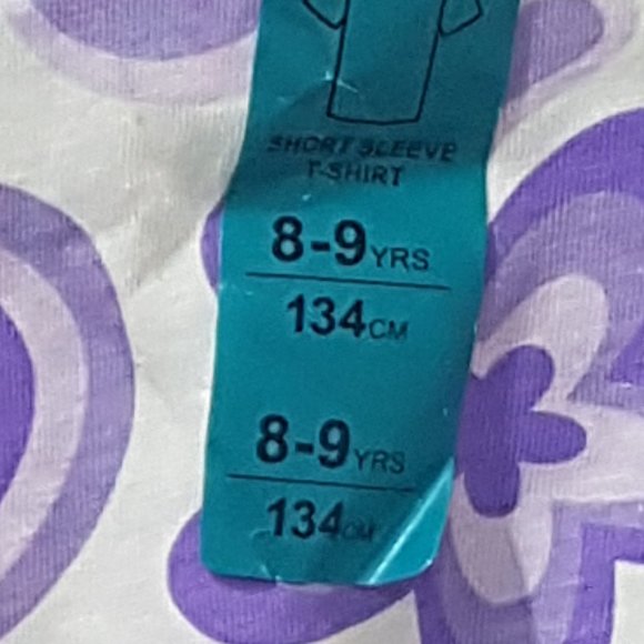 PRIMARK T-SHIRT HEARTS/FLOWERS LOGO SIZES 8-9YRS - Picture 3 of 4